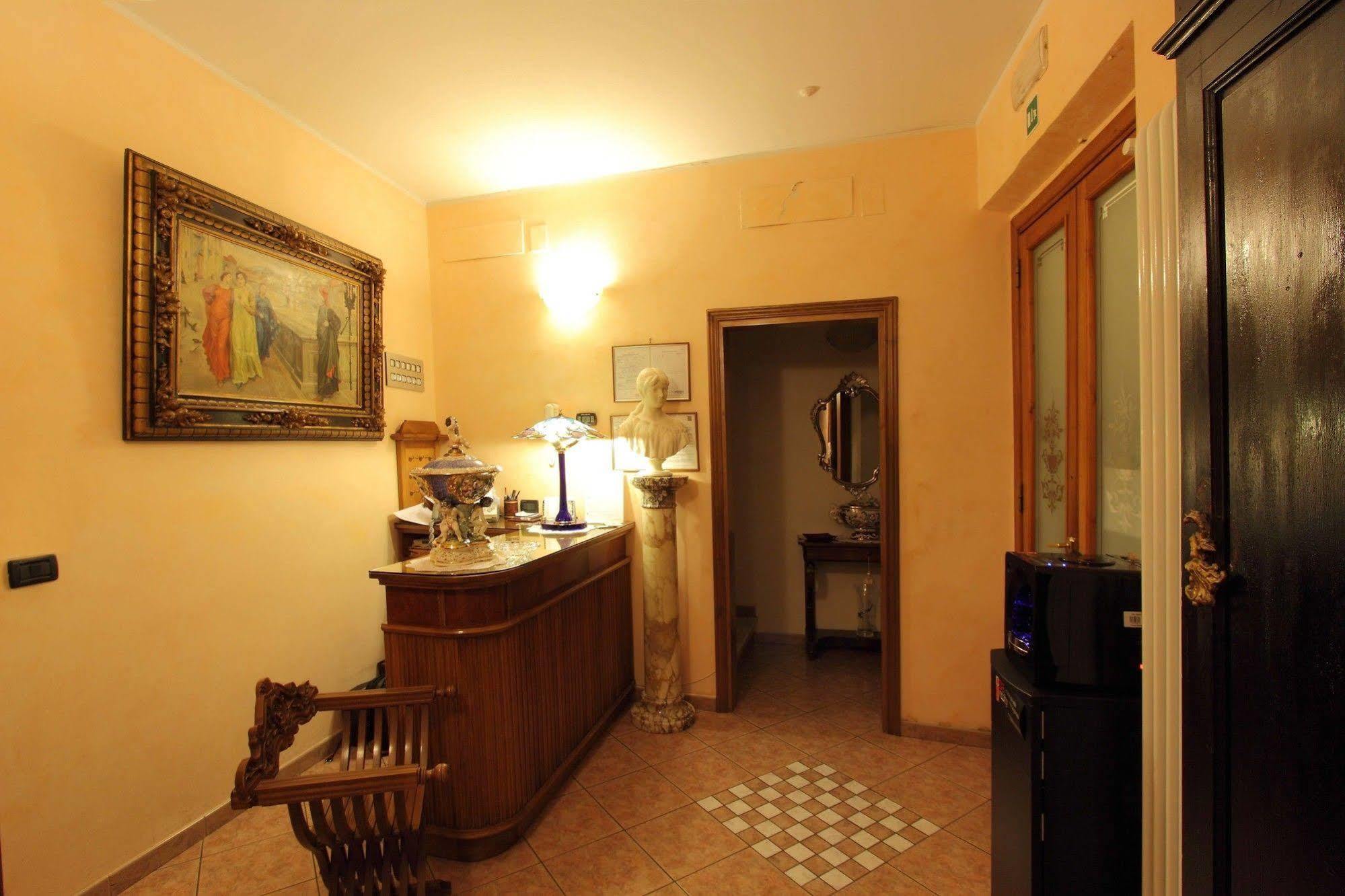 Hotel Margaret Florence Ngoại thất bức ảnh