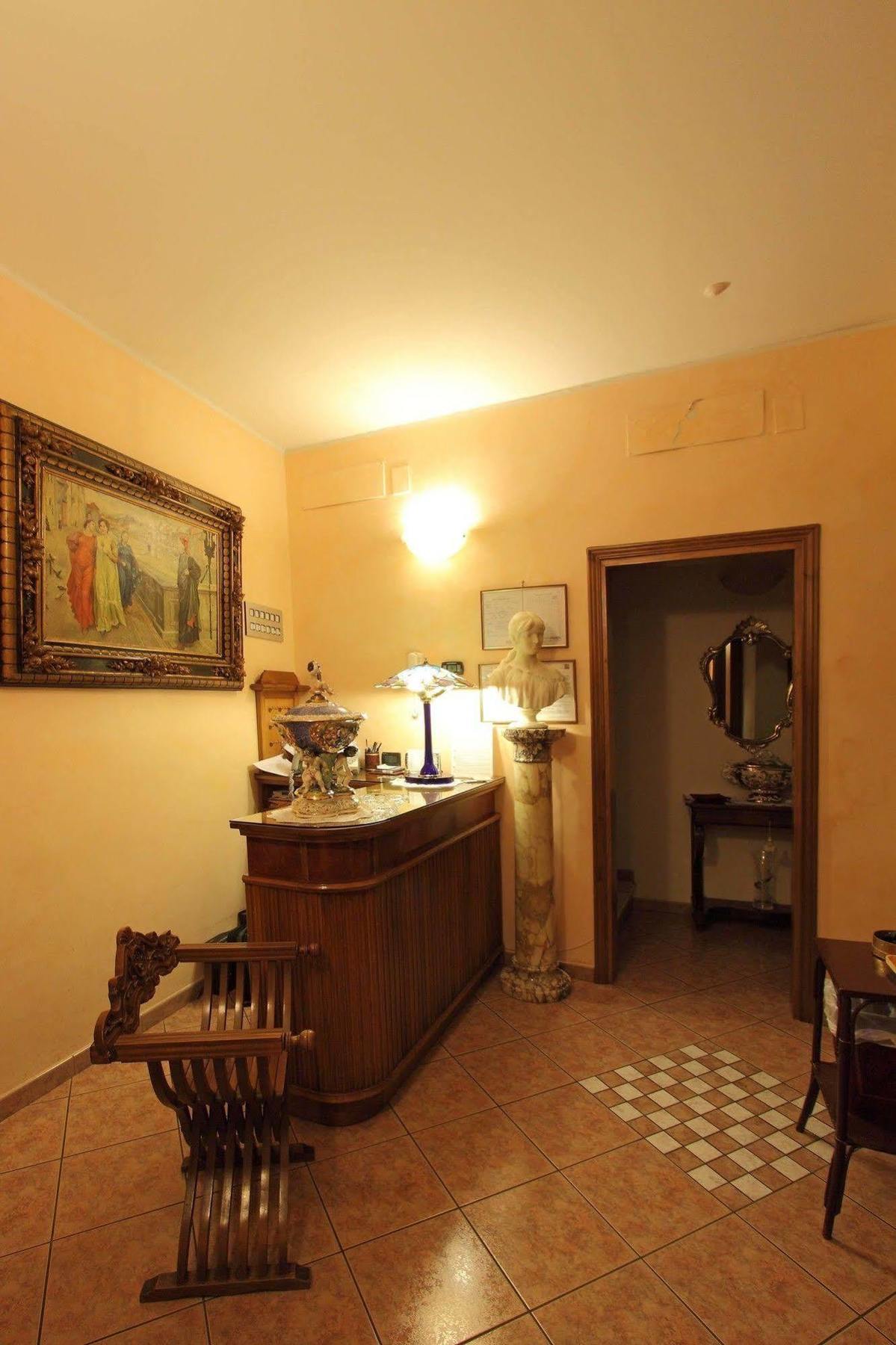 Hotel Margaret Florence Ngoại thất bức ảnh