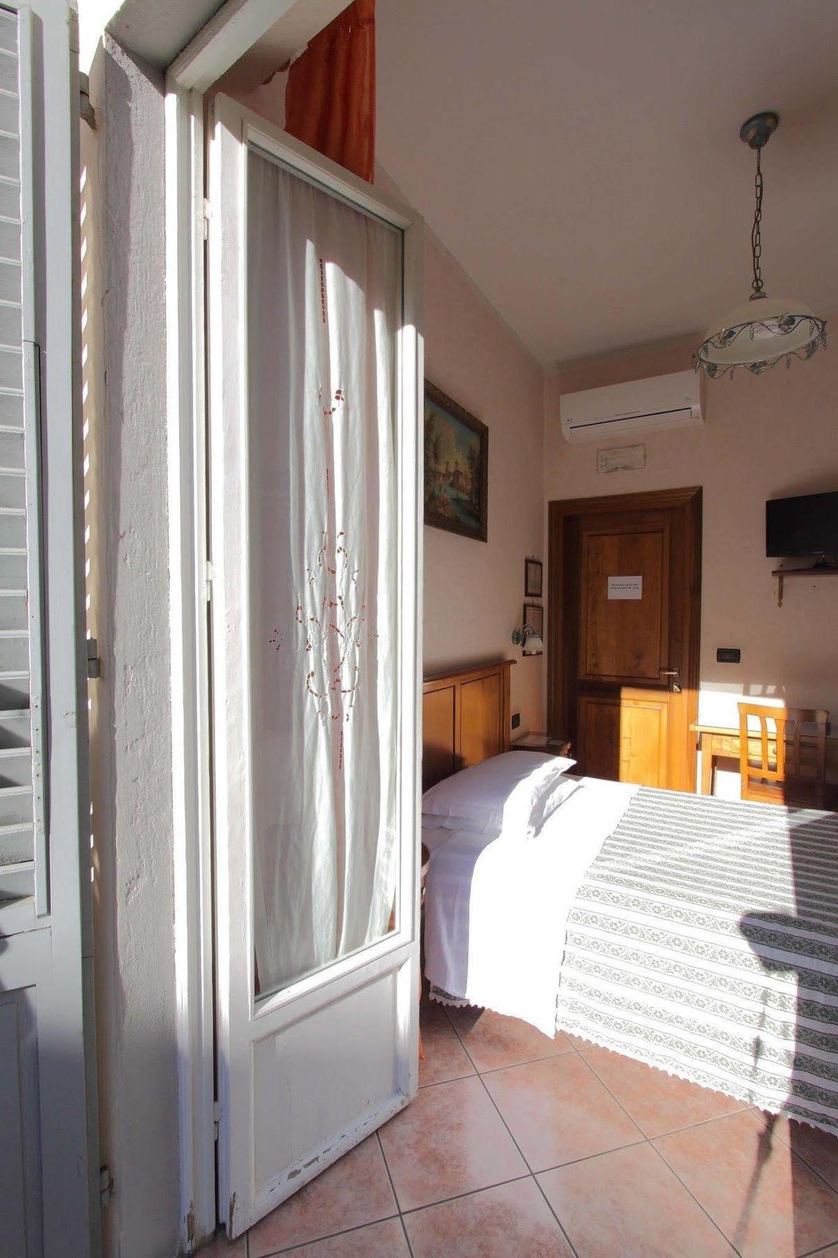 Hotel Margaret Florence Ngoại thất bức ảnh
